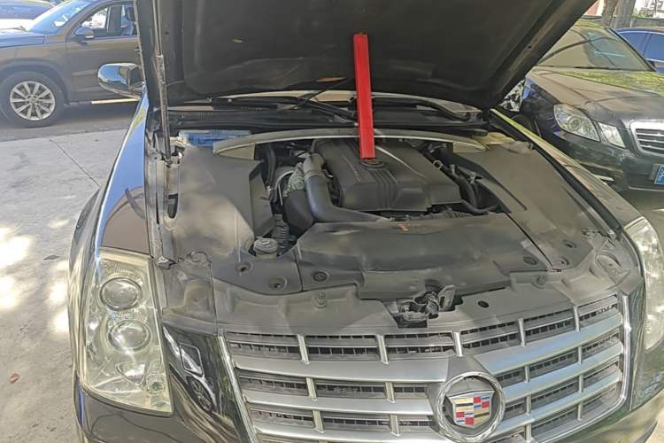 Used Cadillac SLS Seville 2011 2.0T Elite Edition Engine Bay Right