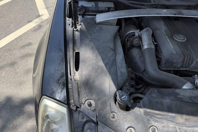 Used Cadillac SLS Seville 2011 2.0T Elite Edition Engine Bay Right