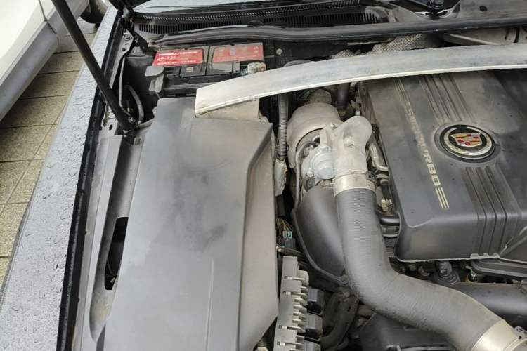 Used Cadillac SLS Seville 2011 2.0T Elite Edition Engine Bay Right