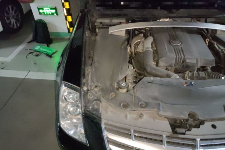 Used Cadillac SLS Seville 2011 2.0T Elite Edition Engine Bay Right