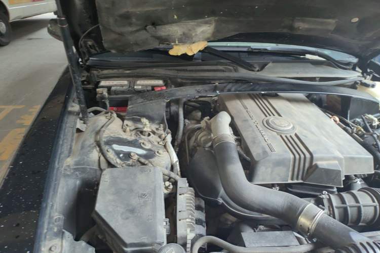Used Cadillac SLS Seville 2011 2.0T Luxury Edition Engine Bay Right