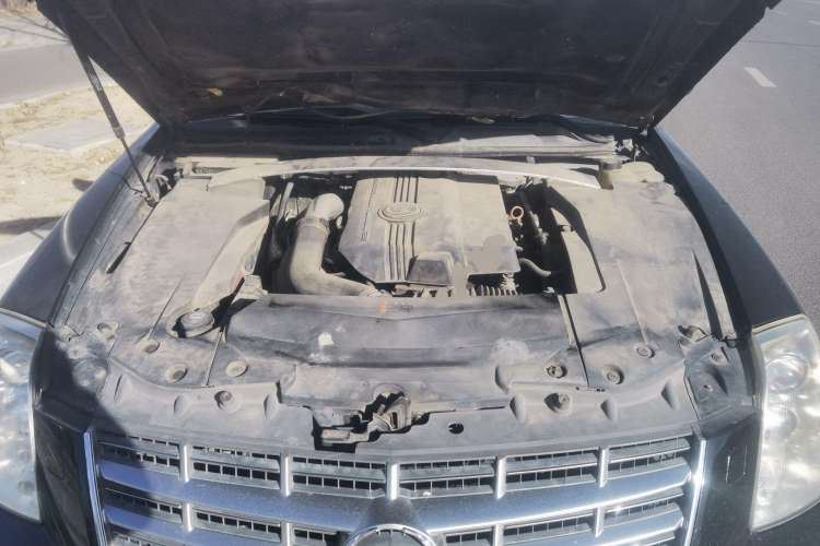 Used Cadillac SLS Seville 2011 2.0T Elite Edition Engine Bay