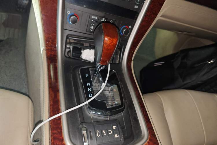 Used Cadillac SLS Seville 2011 2.0T Elite Edition Gear Lever