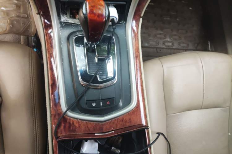 Used Cadillac SLS Seville 2011 2.0T Elite Edition Gear Lever