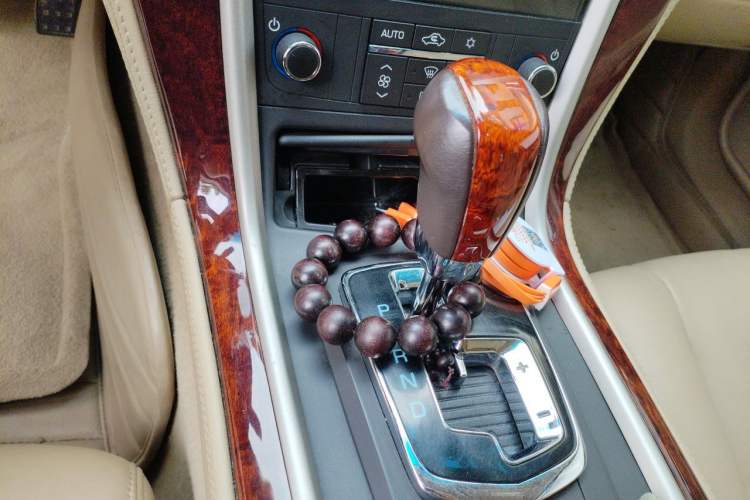 Used Cadillac SLS Seville 2011 2.0T Elite Edition Gear Lever