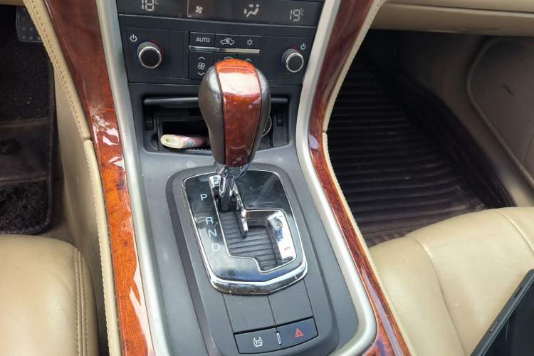 Used Cadillac SLS Seville 2011 2.0T Elite Edition Gear Lever