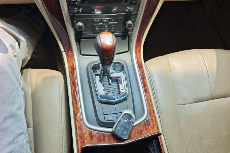 Used Cadillac SLS Seville 2011 2.0T Elite Edition Gear Lever