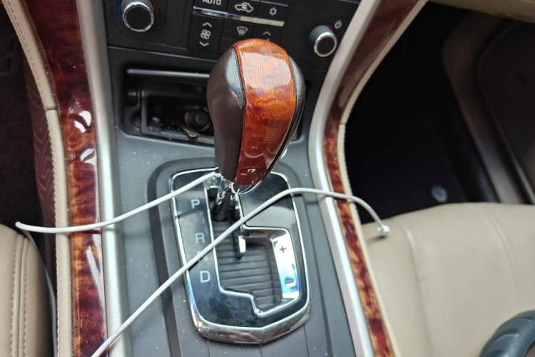 Used Cadillac SLS Seville 2011 2.0T Elite Edition Gear Lever