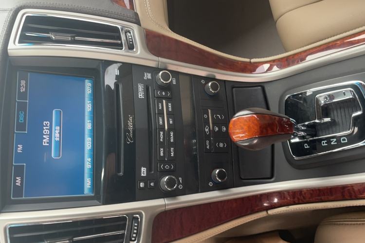 Used Cadillac SLS Seville 2011 2.0T Elite Edition Gear Lever