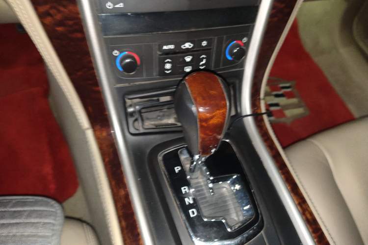 Used Cadillac SLS Seville 2011 2.0T Elite Edition Gear Lever