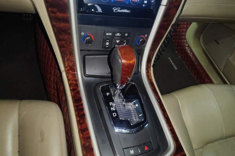 Used Cadillac SLS Seville 2011 2.0T Luxury Edition Gear Lever