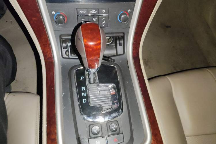 Used Cadillac SLS Seville 2011 2.0T Elite Edition Gear Lever