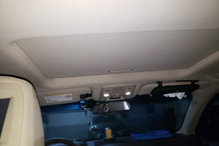 Used Cadillac SLS Seville 2011 2.0T Elite Edition Headliner