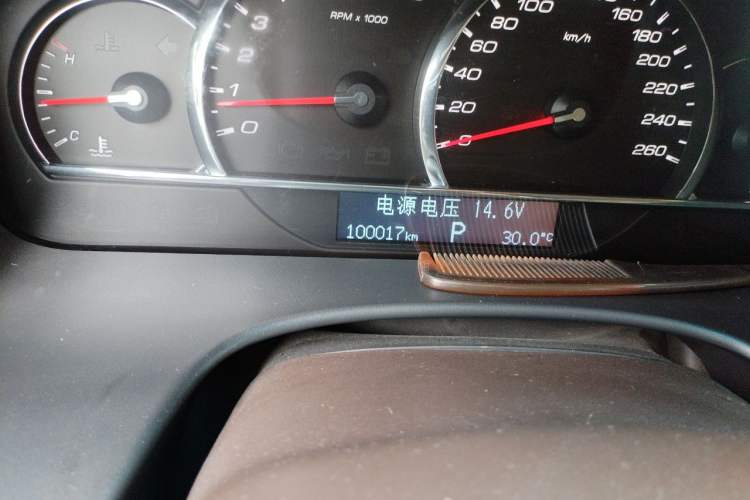 Used Cadillac SLS Seville 2011 2.0T Elite Edition Odometer Close Up