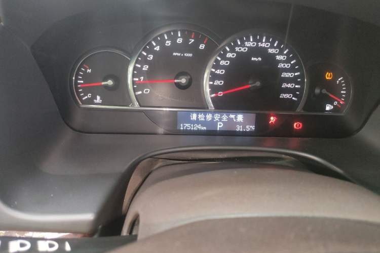 Used Cadillac SLS Seville 2011 2.0T Elite Edition Odometer Close Up