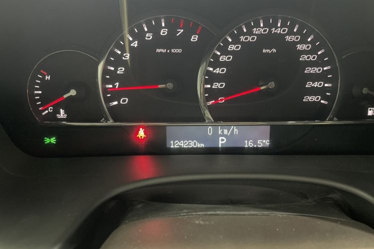Used Cadillac SLS Seville 2011 2.0T Elite Edition Odometer Close Up