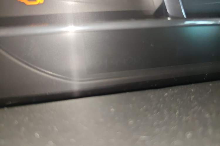 Used Cadillac SLS Seville 2011 2.0T Executive Edition Odometer Close Up