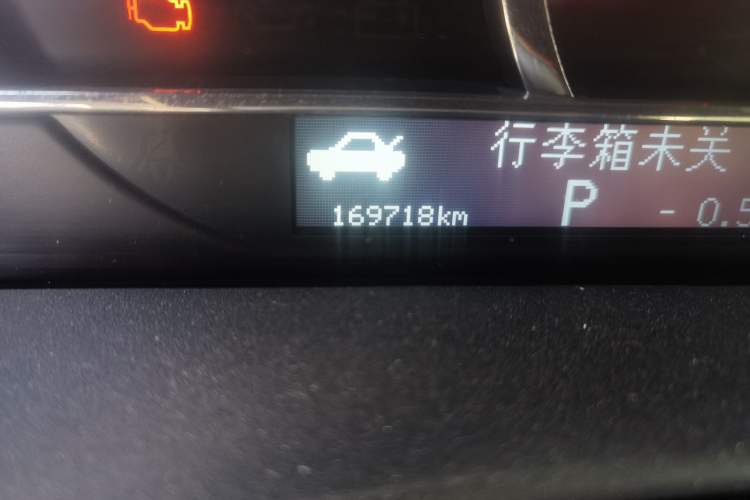 Used Cadillac SLS Seville 2011 2.0T Elite Edition Odometer Close Up