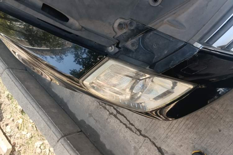 Used Cadillac SLS Seville 2011 2.0T Luxury Edition Right Front Headlight