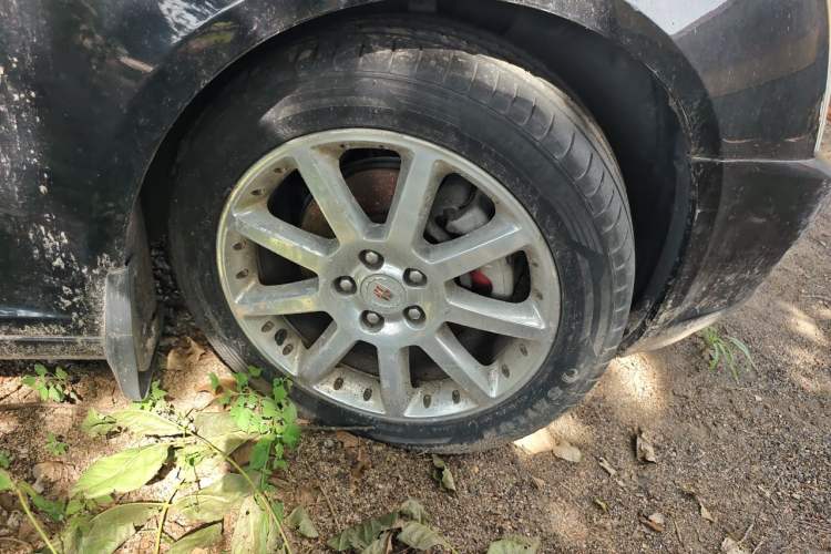 Used Cadillac SLS Seville 2011 2.0T Executive Edition Right Front Wheel Hub