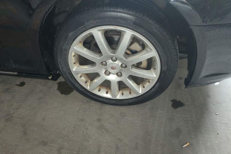 Used Cadillac SLS Seville 2011 2.0T Luxury Edition Right Front Wheel Hub