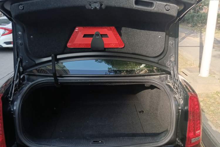 Used Cadillac SLS Seville 2011 2.0T Luxury Edition Trunk