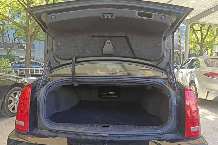 Used Cadillac SLS Seville 2011 2.0T Elite Edition Trunk