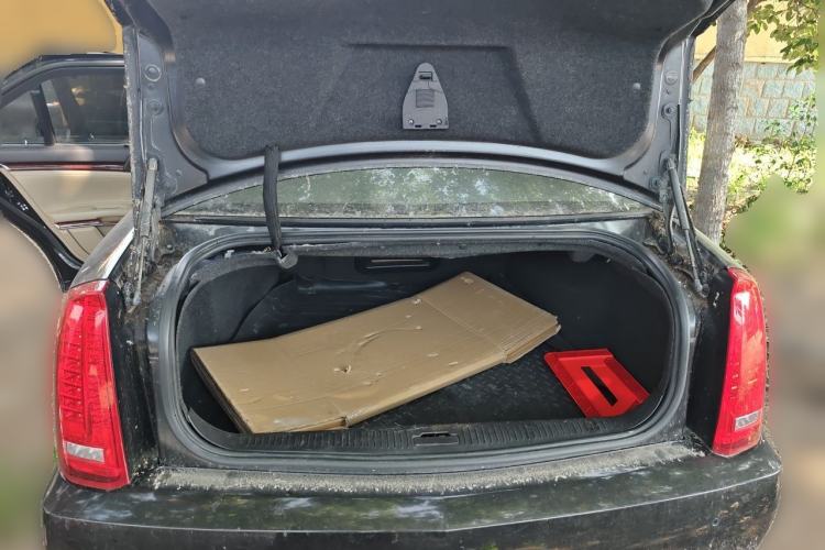 Used Cadillac SLS Seville 2011 2.0T Executive Edition Trunk