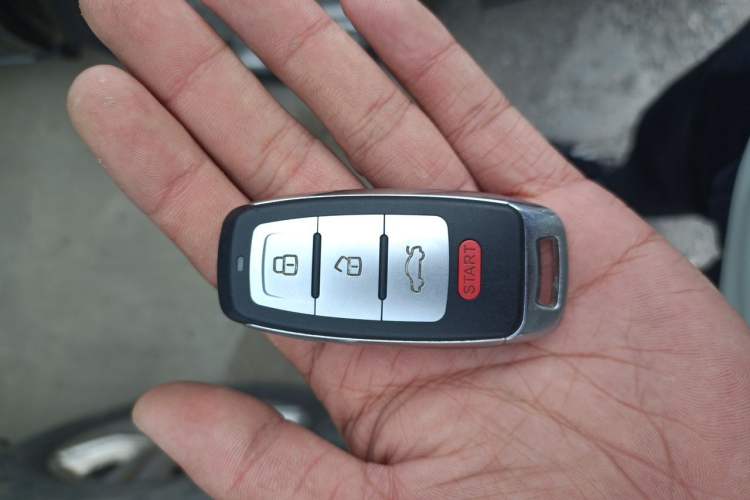 Used Cadillac SLS Seville 2011 2.0T Elite Edition Vehicle Key