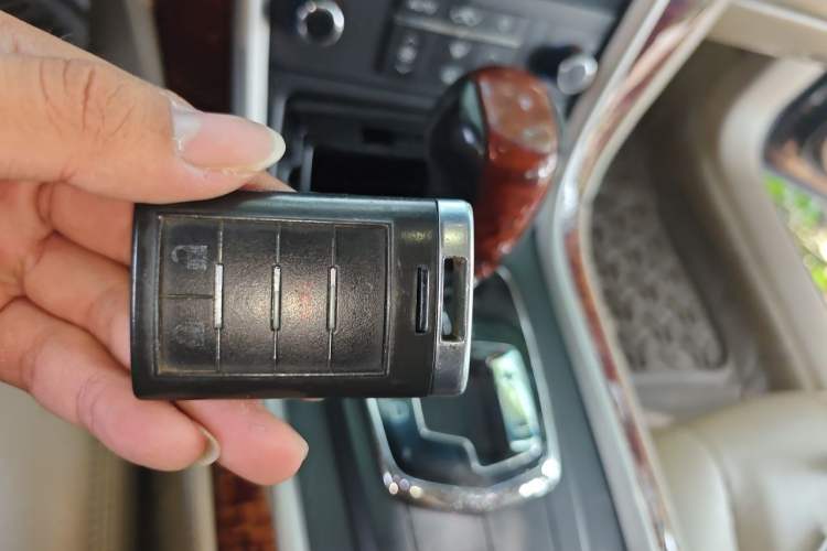 Used Cadillac SLS Seville 2011 2.0T Executive Edition Vehicle Key