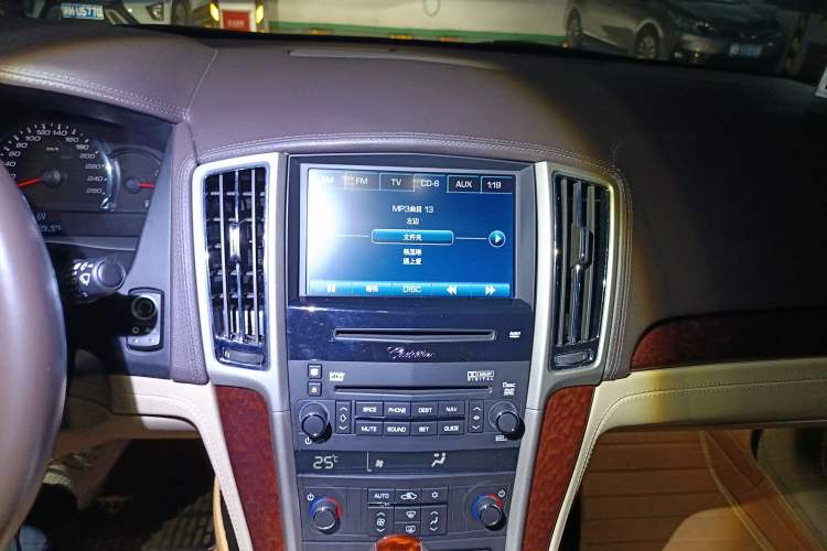 Used Cadillac SLS Seville 2011 2.0T Elite Edition Audio And AC Panel