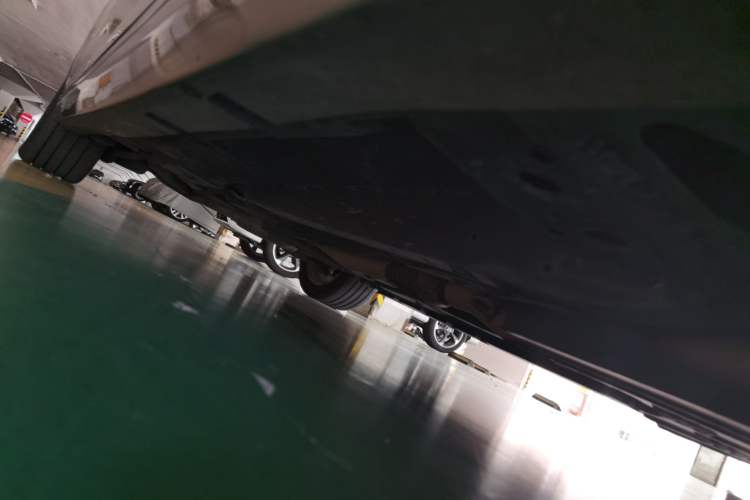 Used Cadillac SLS Seville 2011 2.0T Luxury Edition Chassis Front Right