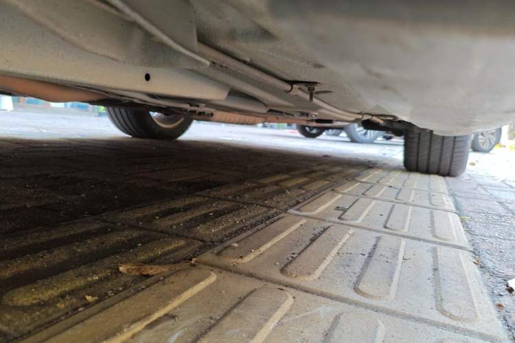 Used Cadillac SLS Seville 2011 2.0T Elite Edition Chassis Rear Left