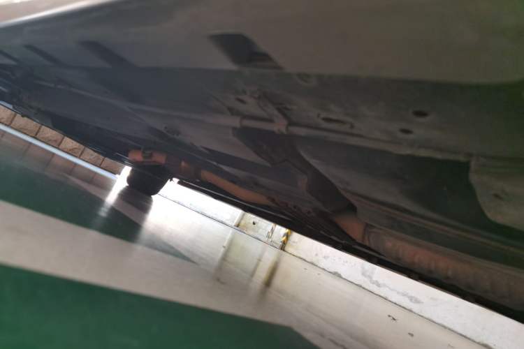 Used Cadillac SLS Seville 2011 2.0T Luxury Edition Chassis Rear Left
