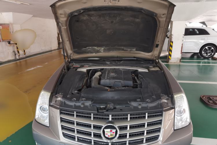 Used Cadillac SLS Seville 2011 2.0T Luxury Edition Engine Bay
