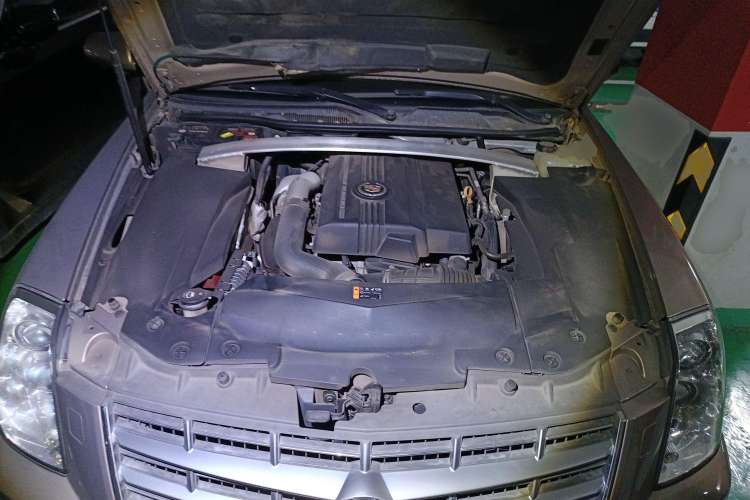 Used Cadillac SLS Seville 2011 2.0T Elite Edition Engine Bay