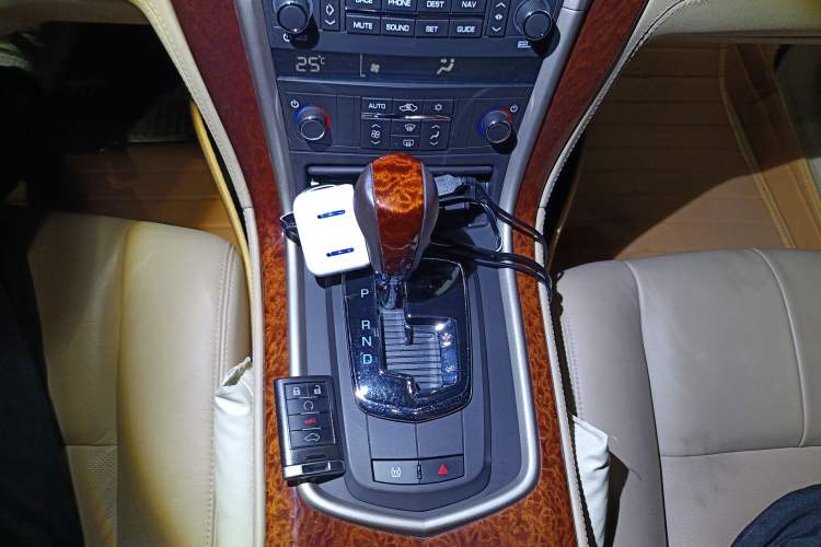 Used Cadillac SLS Seville 2011 2.0T Elite Edition Gear Lever