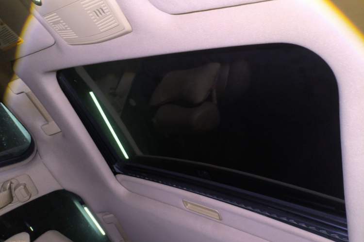 Used Cadillac SLS Seville 2011 2.0T Elite Edition Headliner