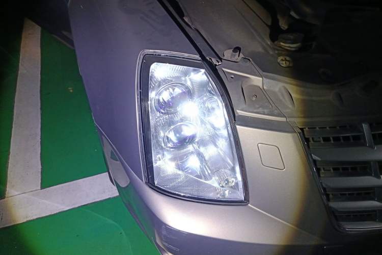 Used Cadillac SLS Seville 2011 2.0T Elite Edition Right Front Headlight