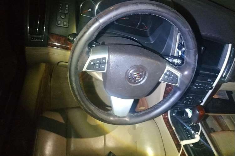 Used Cadillac SLS Seville 2011 2.0T Elite Edition Steering Wheel