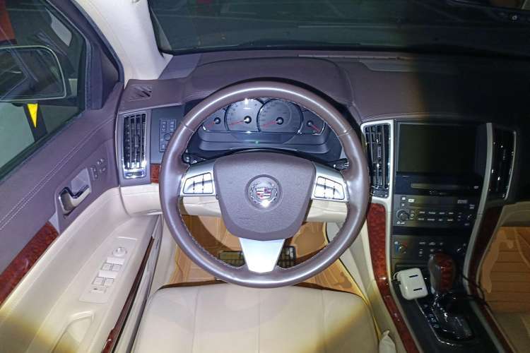 Used Cadillac SLS Seville 2011 2.0T Elite Edition Steering Wheel