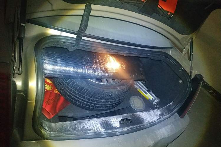 Used Cadillac SLS Seville 2011 2.0T Elite Edition Trunk