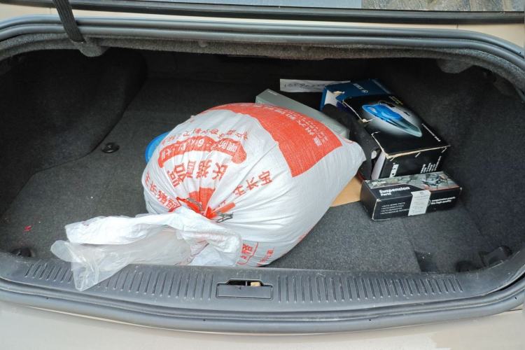 Used Cadillac SLS Seville 2011 2.0T Elite Edition Trunk