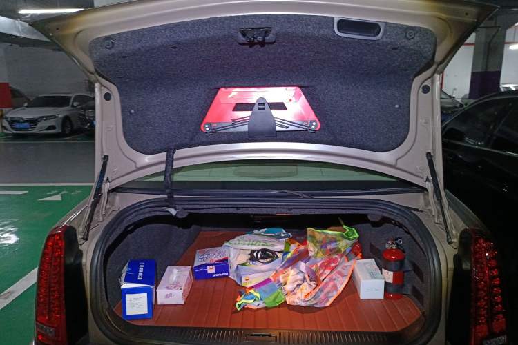 Used Cadillac SLS Seville 2011 2.0T Elite Edition Trunk