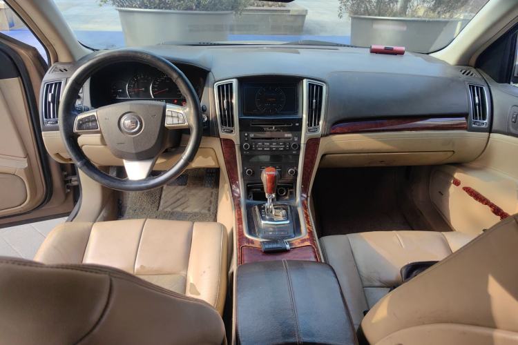 Used Cadillac SLS Seville 2011 2.0T Luxury Edition Center Console