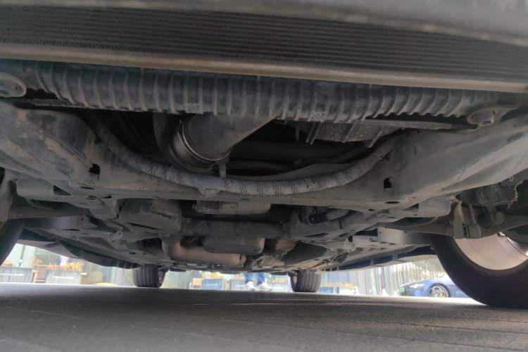 Used Cadillac SLS Seville 2011 2.0T Luxury Edition Chassis Front