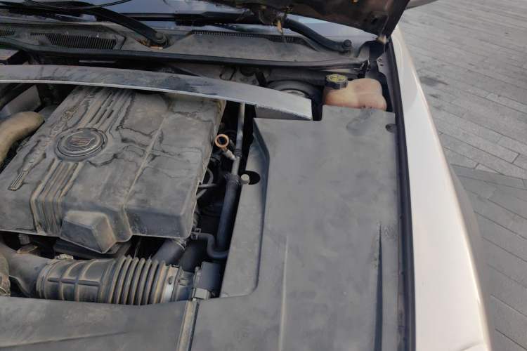 Used Cadillac SLS Seville 2011 2.0T Luxury Edition Engine Bay Left