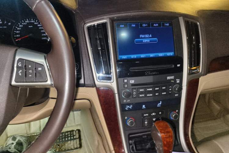 Used Cadillac SLS Seville 2011 2.0T Elite Edition Audio And AC Panel