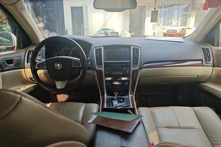 Used Cadillac SLS Seville 2011 2.0T Elite Edition Center Console