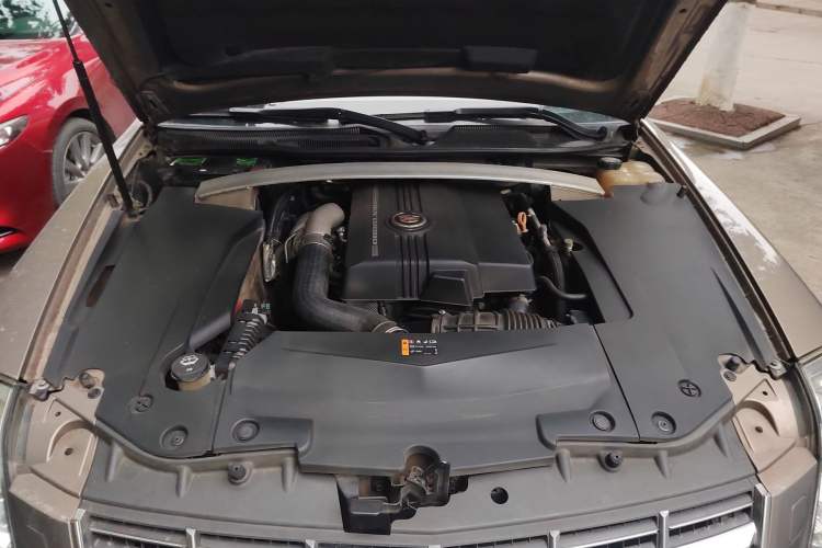 Used Cadillac SLS Seville 2011 2.0T Elite Edition Engine Bay